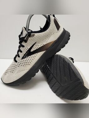 Brooks Womens Revel 4 1203371B121 White Running Shoes Sneakers Size 7.5